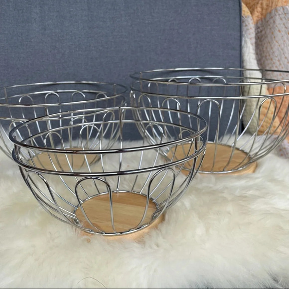 Set of 3 stacking metal baskets with wood bottoms - Picture 2 of 6